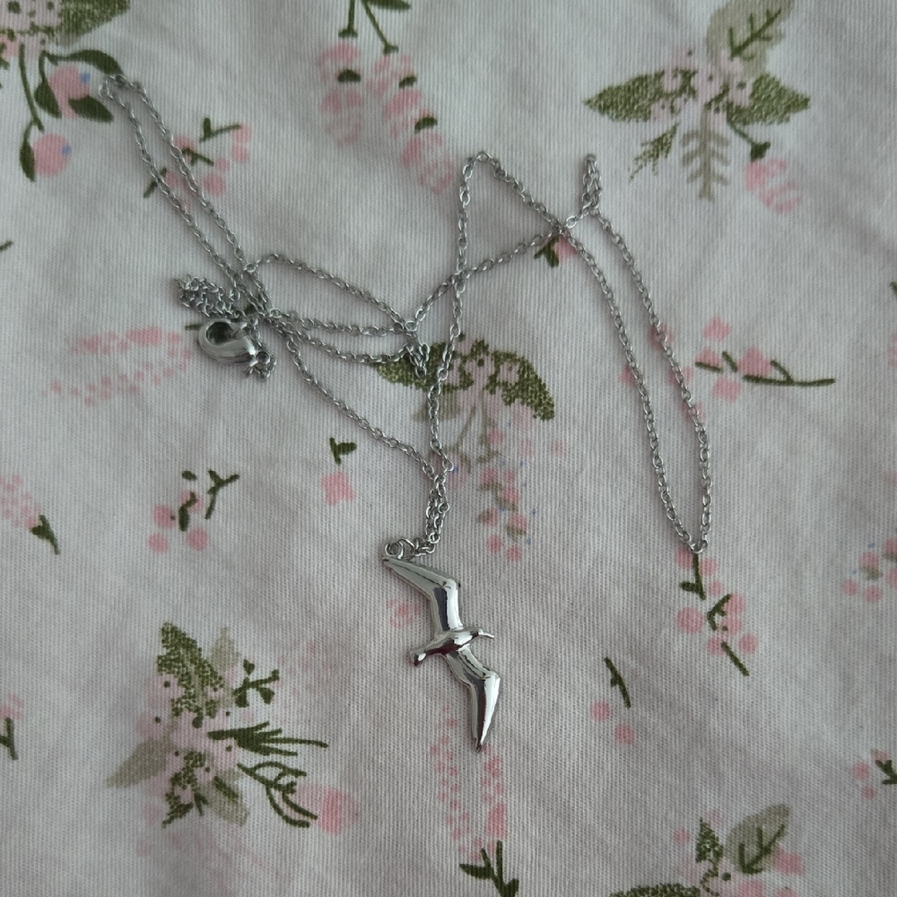 Taylor Swift Silver Seagull Pendant Necklace